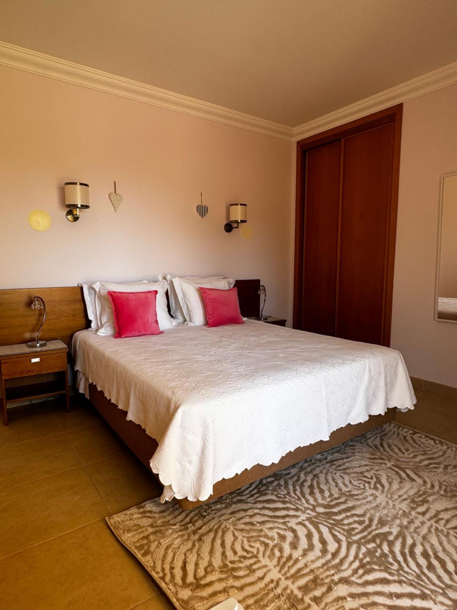 Lucie Lime Guesthouse Luz Exterior foto